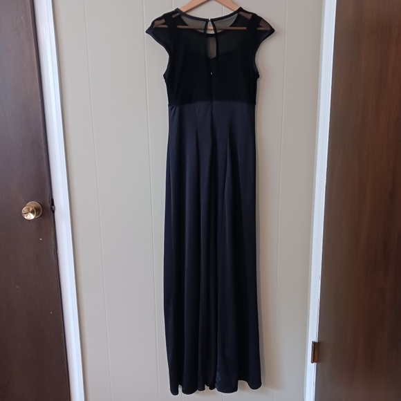 Performance Apparel Formal Black Dress Sz 4 - Picture 6 of 11